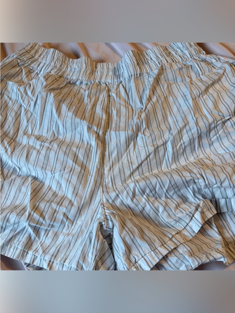 2/$25💌 Light grey Striped Women’s Elastic-Waist Shorts